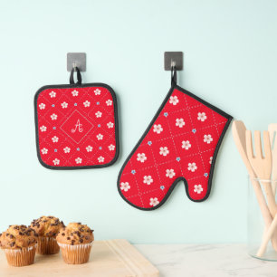 Cute Pink And Blue Flower Plaid Pattern On Red Oven Mitt & Pot Holder Set