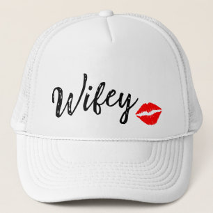 CUTE! 👰‍♀️ Pink "Wifey" Hat with Kiss Lips – Cute