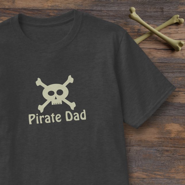 Cute Pirate Dad Skull and Crossbones Men's T-Shirt (Yarr! Perfect shirt for all Pirate Dads.)