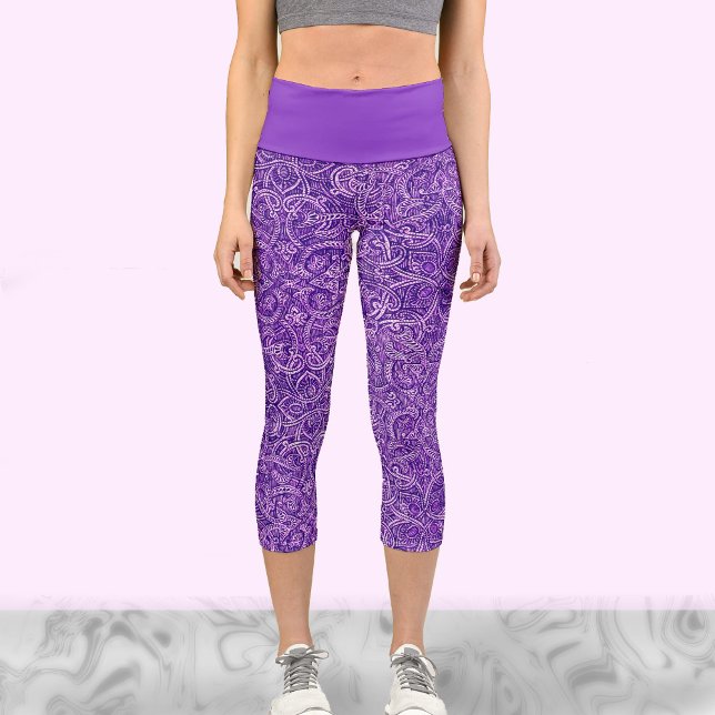 Cute purple and white trendy yoga workout  capri leggings (Creator Uploaded)