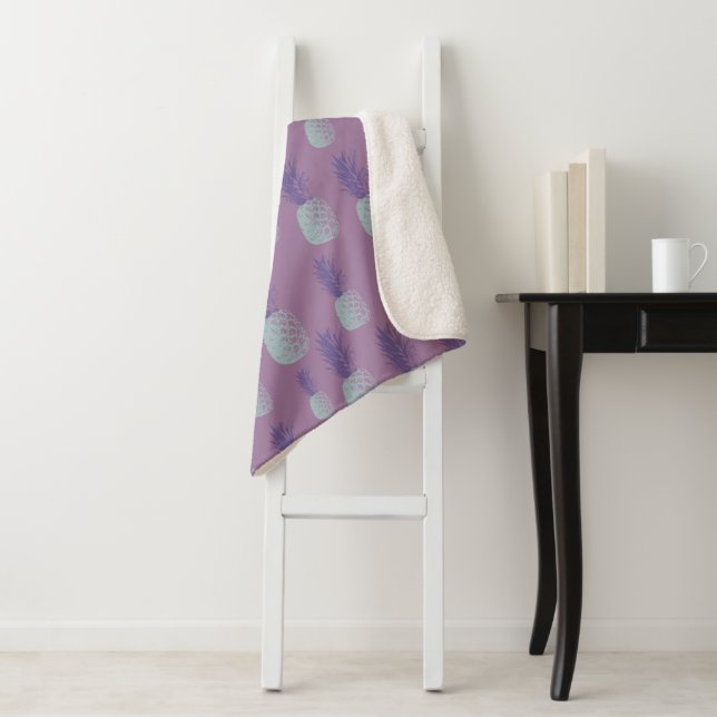 Cute Purple Pineapple Pattern Sherpa Blanket (In Situ)