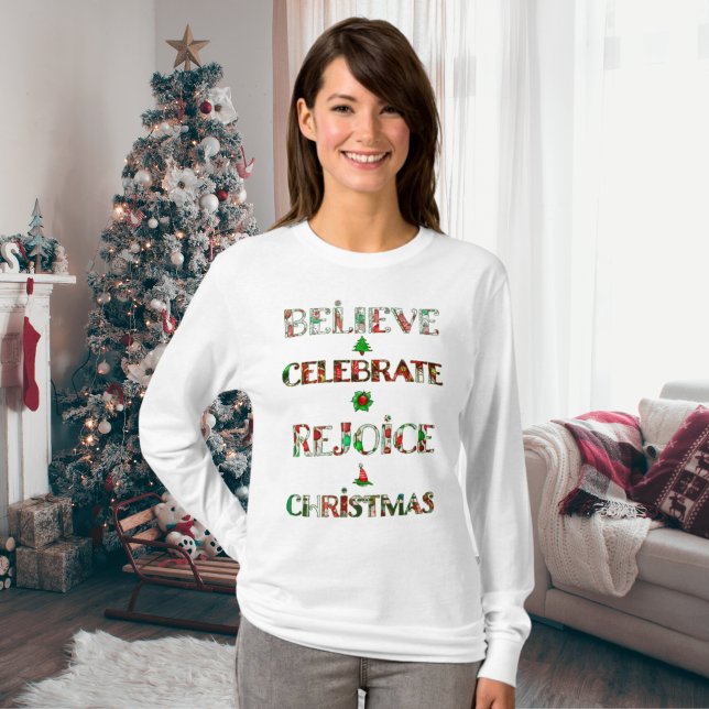 Cute Red Green Christmas Pattern T-Shirt (Creator Uploaded)