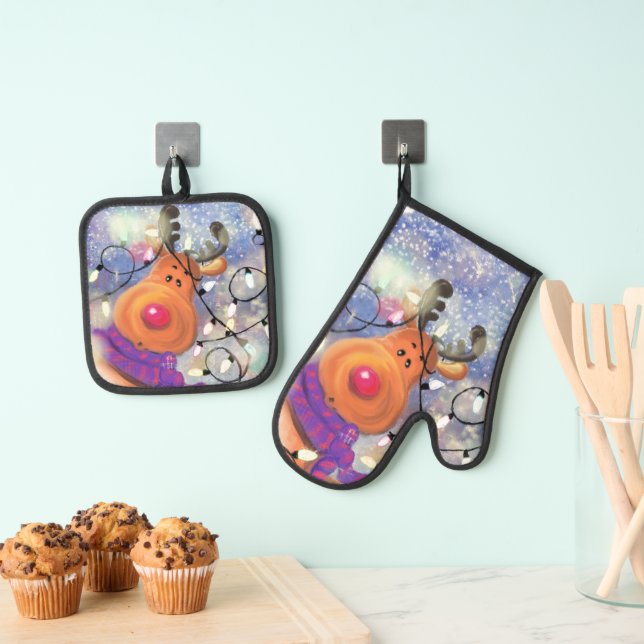 Cute Reindeer Christmas Oven Mitt & Pot Holder Set (Insitu(Hanging))