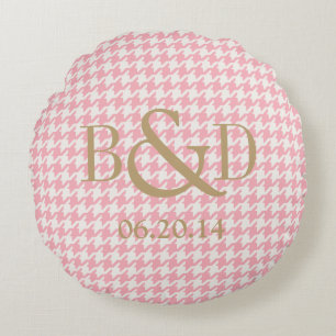 Cute retro girly pastel pink houndstooth pattern round cushion