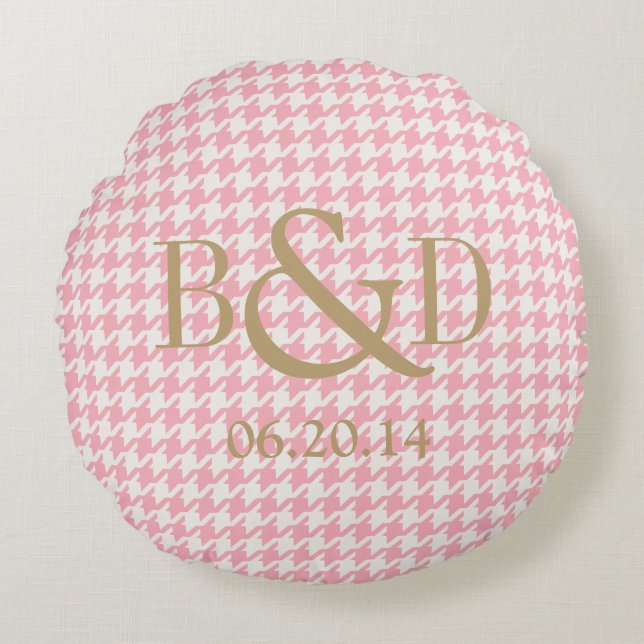 Cute retro girly pastel pink houndstooth pattern round cushion (Front)