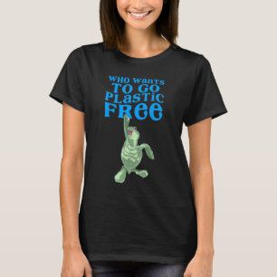 Cute Sea Turtle Skipping the Straw and Plastic T-Shirt