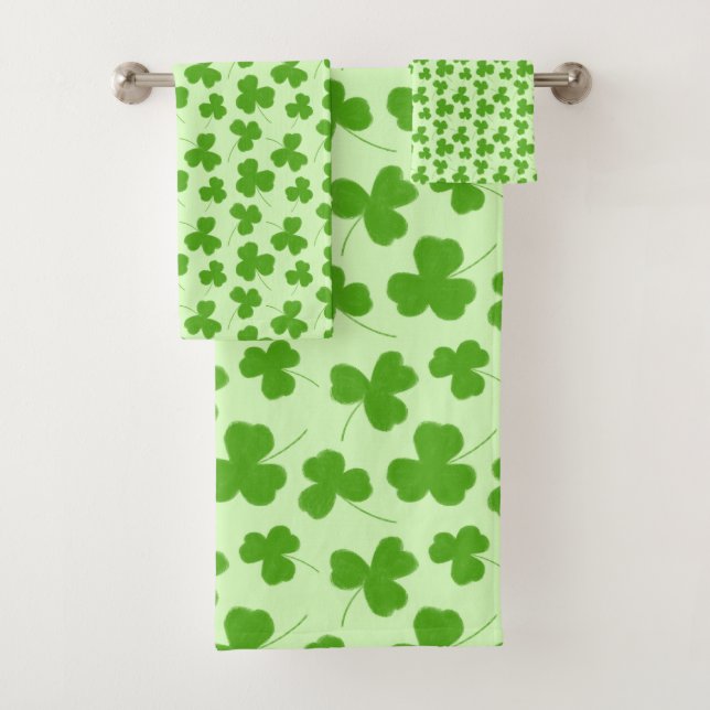 Cute Shamrock Pattern Green Bath Towel Set (Insitu)