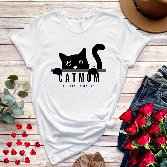 Cute simple design womens black cat lover mum T-Shirt (Creator Uploaded)