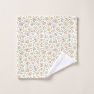 Cute Small Ditsy Floral Seamless Pattern Bath Towel Set