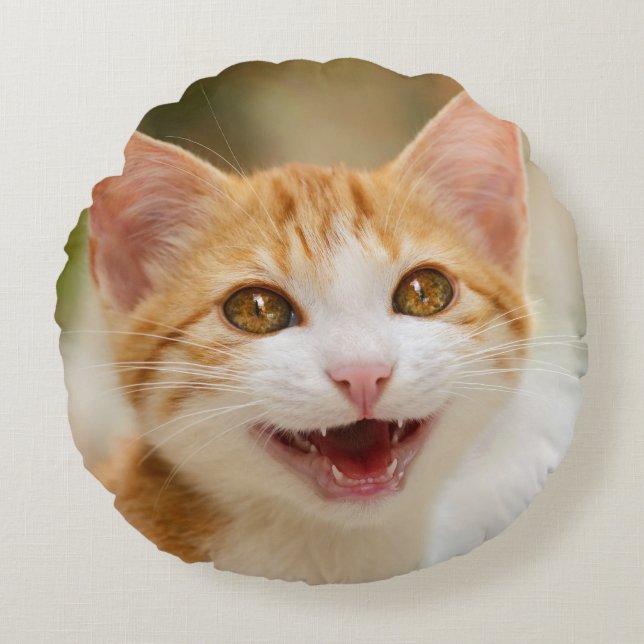 Cute Smiling Kitten Face Funny Cat Meow Photo Round Cushion (Front)