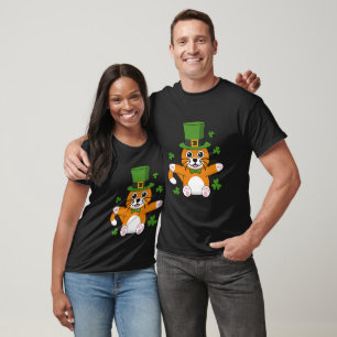 Cute St Patrick's Day Cat with Shamrocks Cartoon T-Shirt