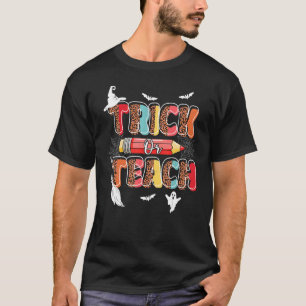 Cute Trick Or Teach Fun Halloween Teacher Leopard  T-Shirt