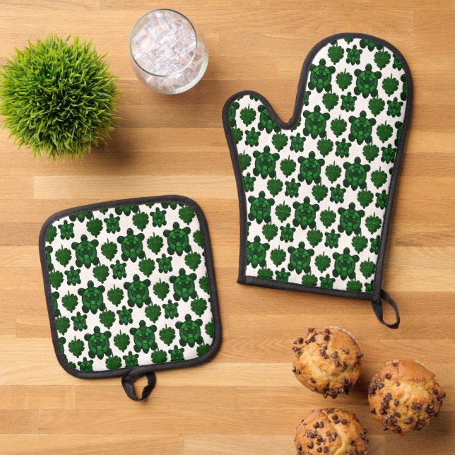 Cute turtle and leaves pattern  oven mitt & pot holder set (Top Down)
