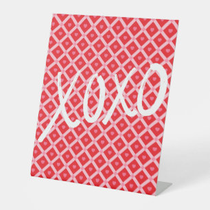 Cute Valentine's Day XOXO Pedestal Sign