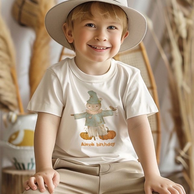 Cute Vintage scarecrow halloween bash T-Shirt (Creator Uploaded)
