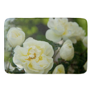 Cute white roses for positive bath mat