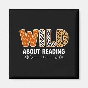 Cute wild about reading safari animal bookworm magnet