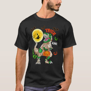 Cute Witch In Training Trick Or Treat Pumpkin Crow T-Shirt