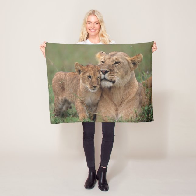 Cutest Baby Animals | Lion Cub & Mother Fleece Blanket (In Situ)