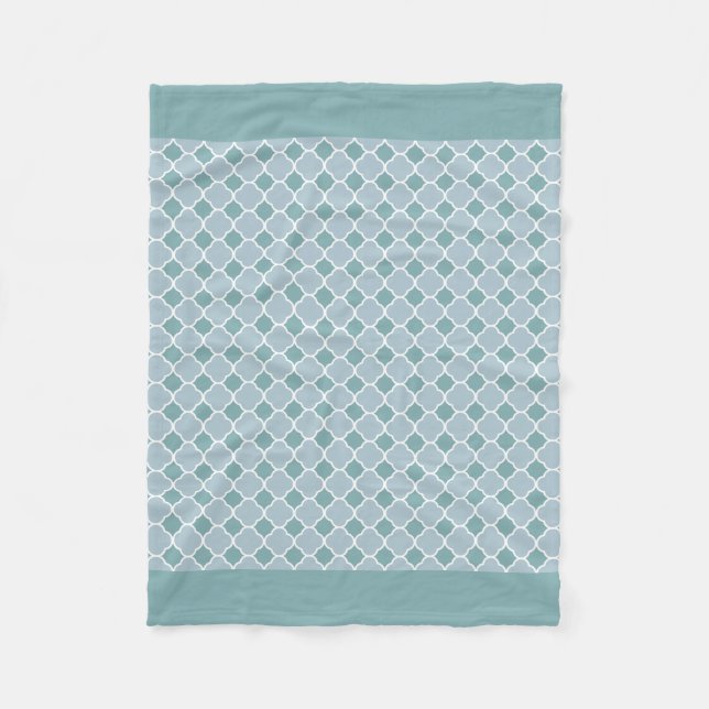 Cyan Quatrefoil Fleece Blanket (Front)