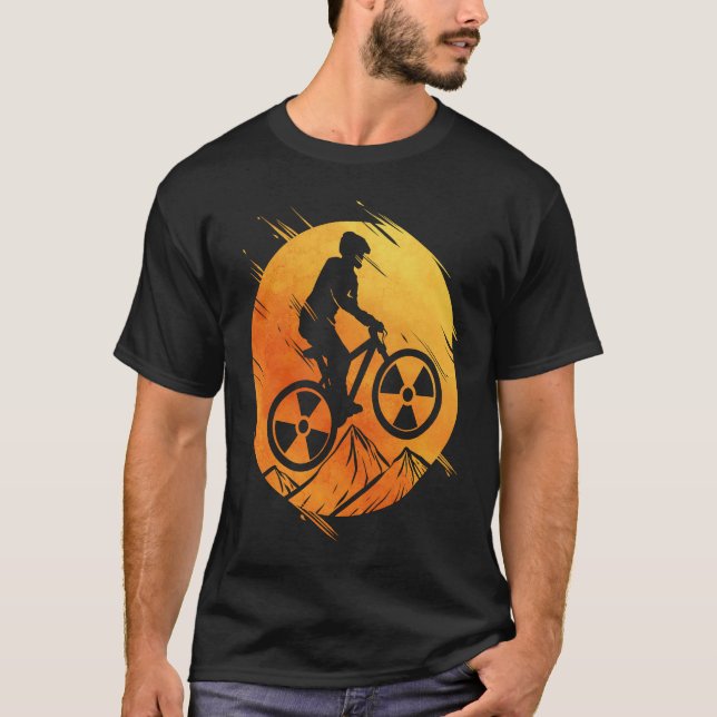 Cyclist mountain bike for bike tour bike T-Shirt (Front)