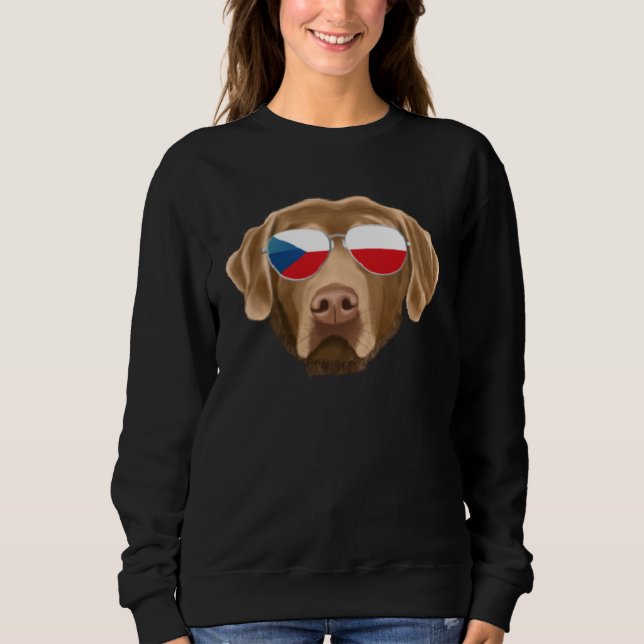 Czech Flag Chesapeake Bay Retriever Czech Republic Sweatshirt (Front)