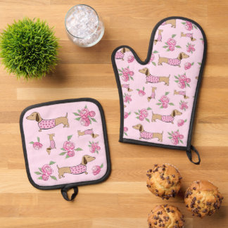 Dachshund Love & Hearts  Oven Mitt & Pot Holder Set