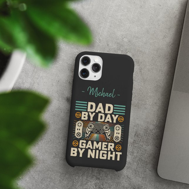 Dad by day, Gamer by night Case-Mate iPhone Case (Dad by day, Gamer by night Case-Mate iPhone Case)