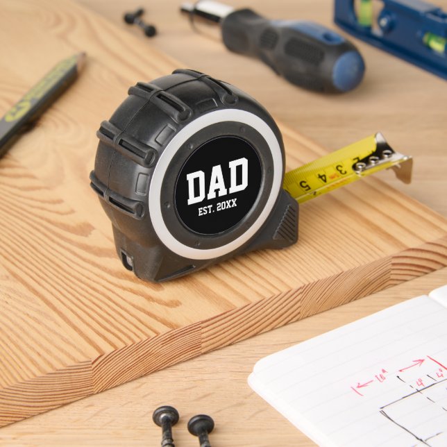 Dad Est. 20xx Black and White Text Template 1 (Woodwork)