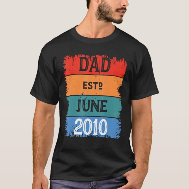 Dad Est Jun 2010 Proud Papa Grandpa Best Daddy Leg T-Shirt (Front)