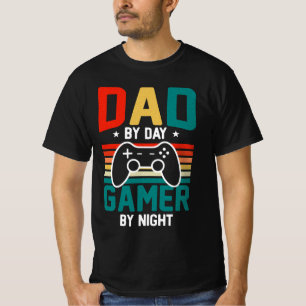 Dad who's a gamer; video games; Dad gift T-Shirt