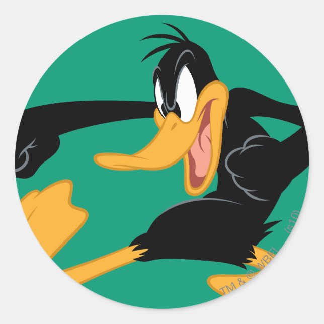 DAFFY DUCK™ Swinging a Punch Classic Round Sticker (Front)