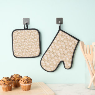 Daisies and Dots - White, Sand and Palm Green Oven Mitt & Pot Holder Set