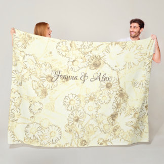 Daisies in cream and white fleece blanket