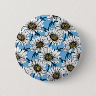 Daisies on blue 6 cm round badge