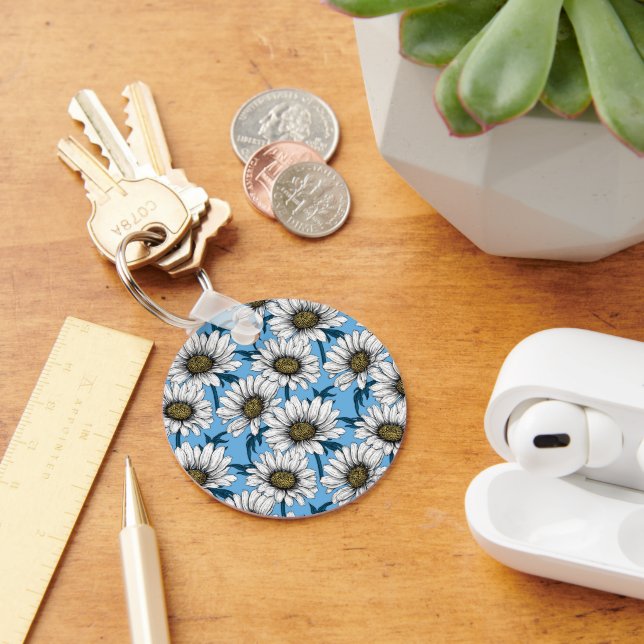 Daisies, wild flowers on blue key ring (Desk)