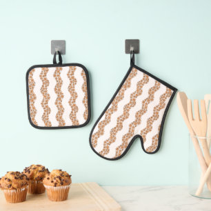 Daisy Chain Wiggly Flower Stripes orange Oven Mitt & Pot Holder Set