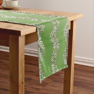 Daisy Chain Wiggly Flower Stripes white red green Short Table Runner