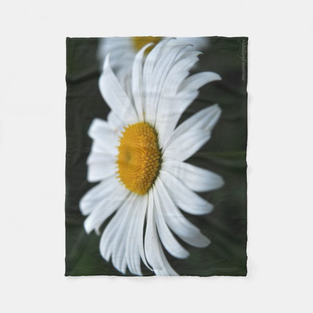 Daisy - Face Up Fleece Blanket (Front)