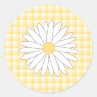 Daisy Flower in Yellow and White. Classic Round Sticker