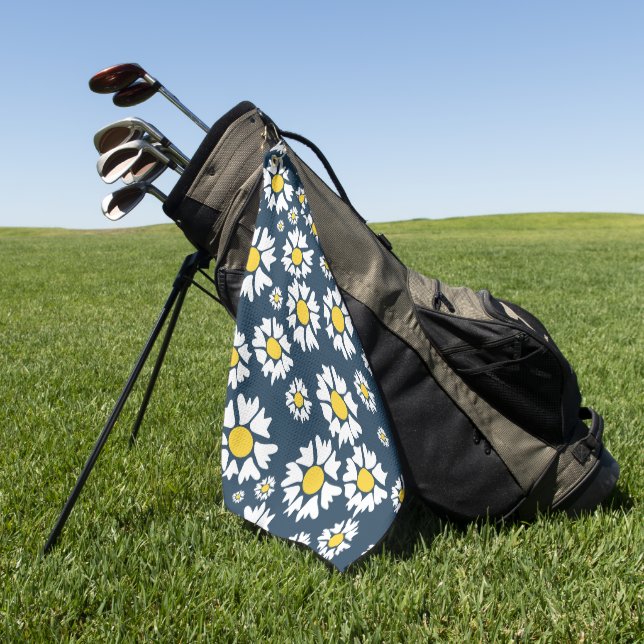 Daisy Pattern, Floral Pattern, White Daisies Golf Towel (Green)