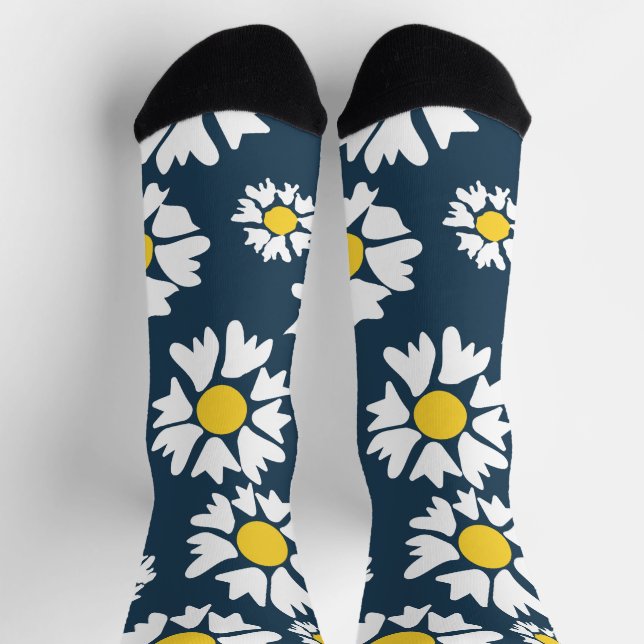 Daisy Pattern, Floral Pattern, White Daisies Socks (Top)
