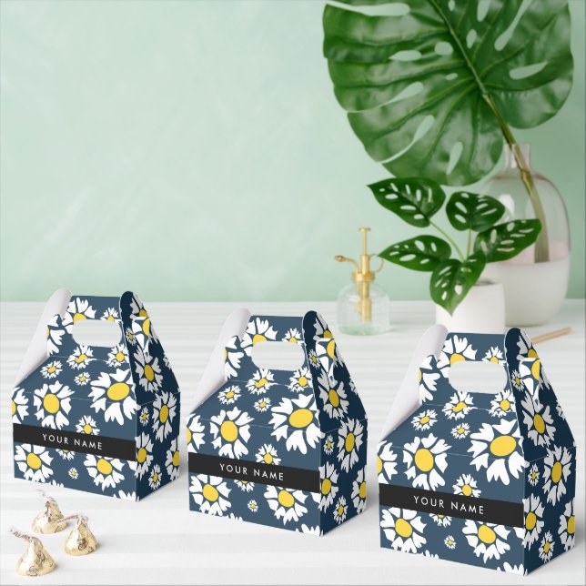 Daisy Pattern, White Daisies, Your Name Favour Box (Multiple)
