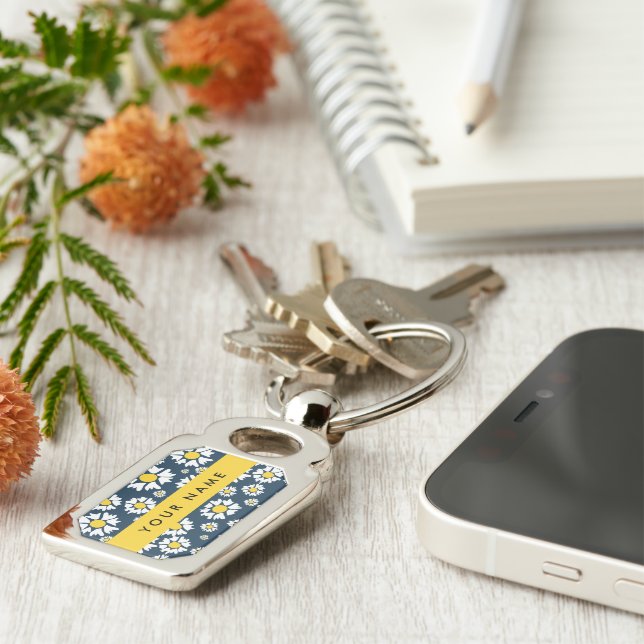 Daisy Pattern, White Daisies, Your Name Key Ring (Side)