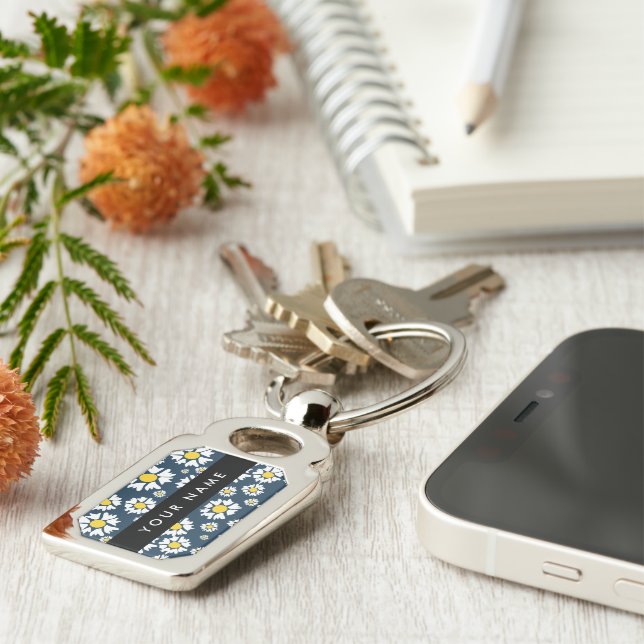 Daisy Pattern, White Daisies, Your Name Key Ring (Side)