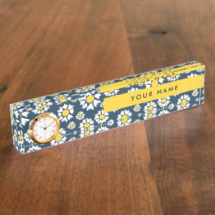 Daisy Pattern, White Daisies, Your Name Nameplate
