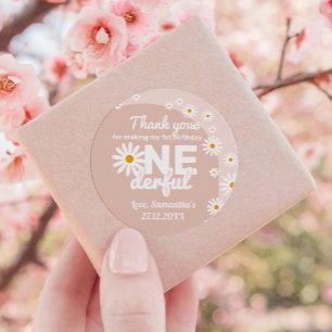Daisy pink Miss onederful 1st Birthday Classic Round Sticker