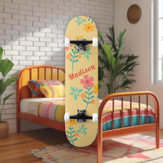 Daisy Retro Bouquet Pattern in Yellow Skateboard (Creator Uploaded)