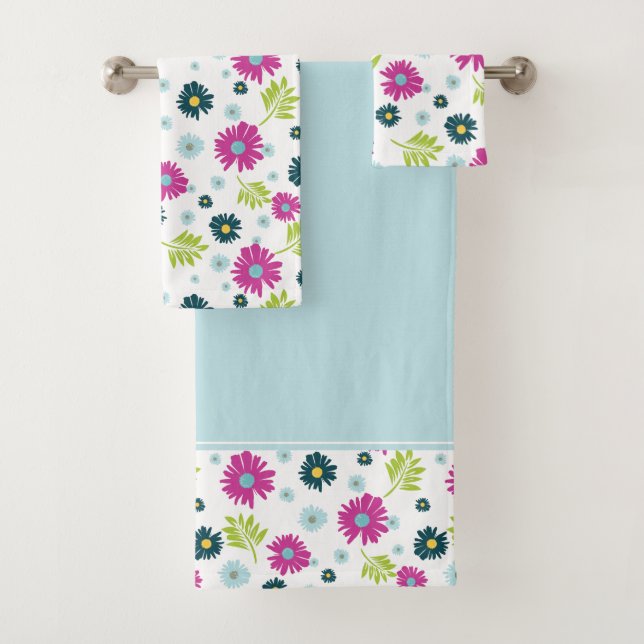 Daisy Stylised Pink Blue Flower Pattern Bath Towel Set (Insitu)