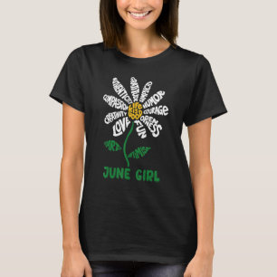 Daisy Typography June Girl Women's June Birthday T-Shirt